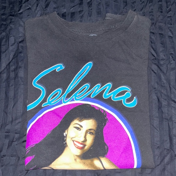 black t-shirt - Picture 3 of 3